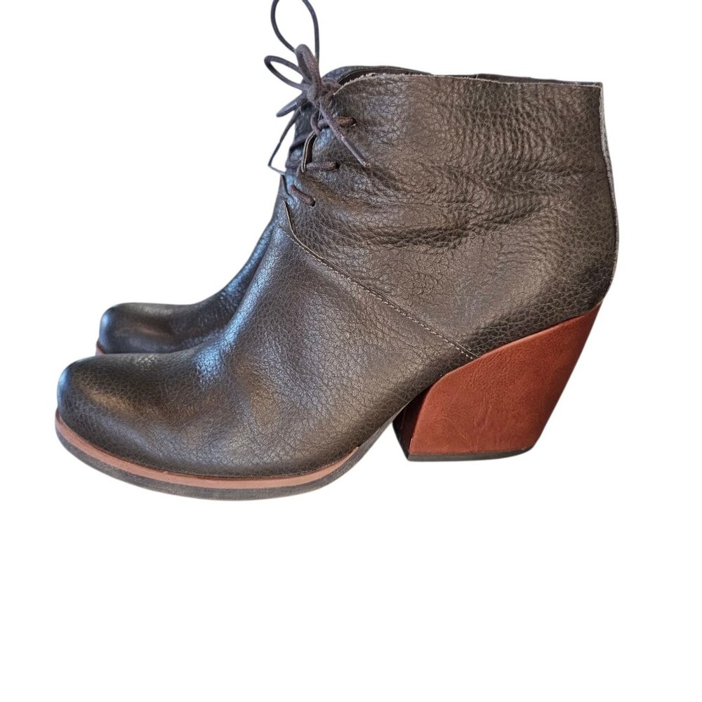Korks Korkease Booties Sz 9.5‎ Gray Leather Ankle Boots Heeled 3" Laceup Classic